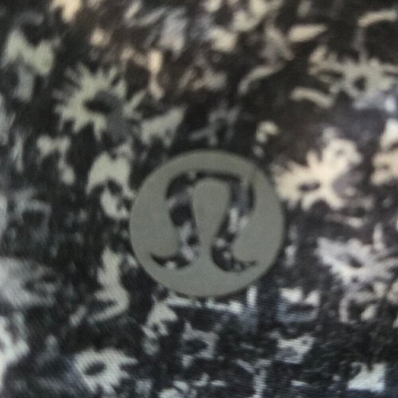 Lululemon Speed Short (4-way Stretch 2 1/2") - 4 Daisy Dust Alpine White Black - Picture 6 of 6